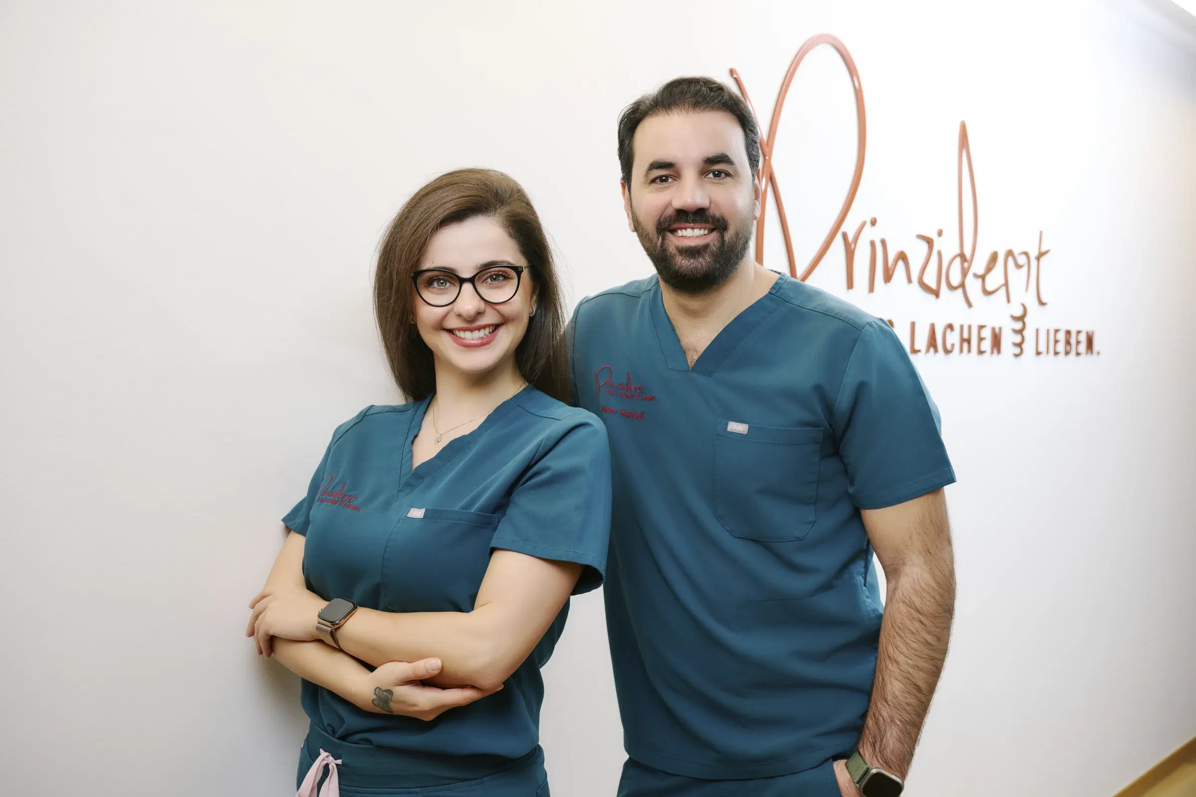 جراح الفم نجيب كيالي وطبيبة الأسنان فاتن بيشاني